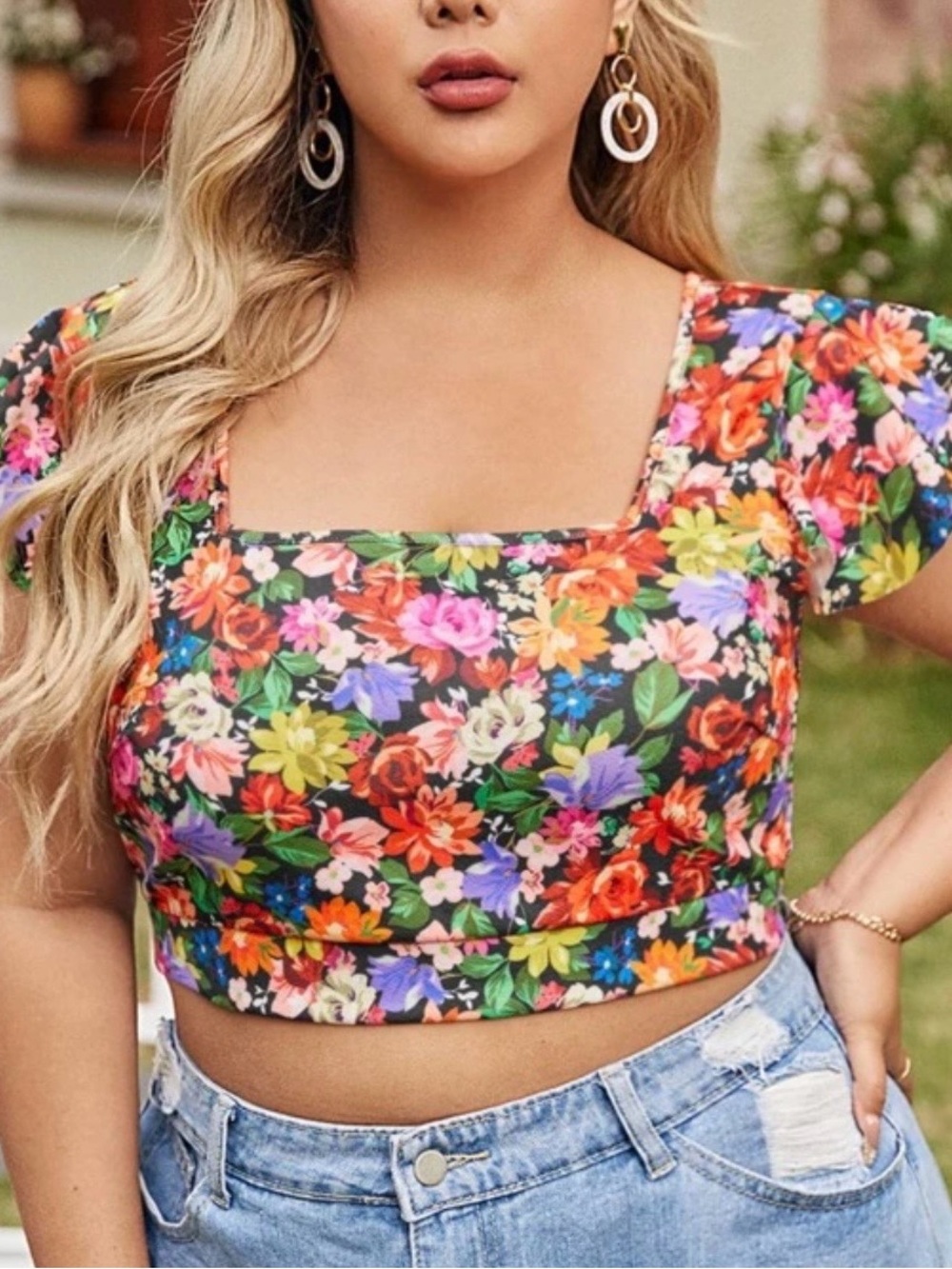 SHEIN Black Multicolor Floral Tie-Front Crop Top